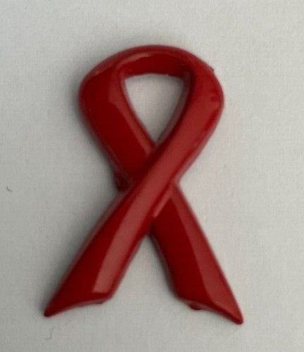 Pin ruban rouge pour - - pin's,