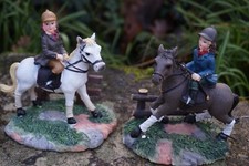 NA0810 B  2 FIGURINES   STATUETTE  PETITE FILLE  CAVALIERE CHEVAL   EQUITATION