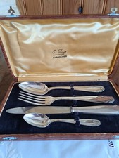 Lot service à couverts en métal argenté avec leurs boîte d'origine .
