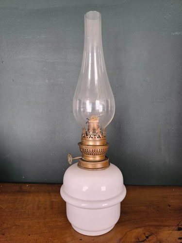 Ancienne lampe pétrole - ancienne, À