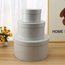 boîtes à chapeau argentée