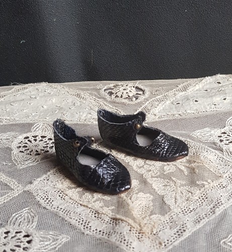 Jolies chaussures cuir poupée - jolies,