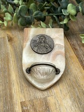 Petit Bénitier Ancien en Marbre avec Plaque en Bronze représentant Jésus Christ