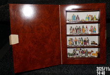 Coffret Collection de 30 Fèves en Porcelaine santons pastorale  266 creche