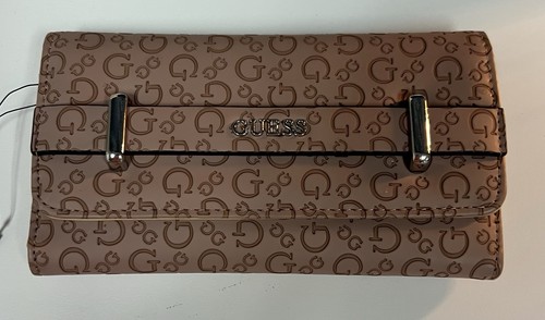 Nwot guess bowie - debossed, logo