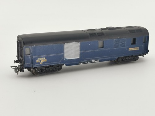 Fourgon sncf bleu - fourgon,