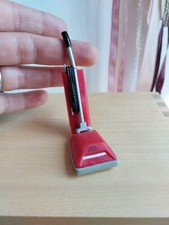 Magnet ancien vintage ACME miniature Aspirateur 