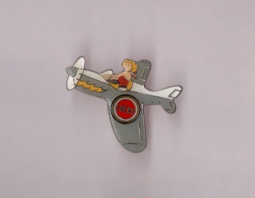 Pin cigarettes lucky strike - pin's,