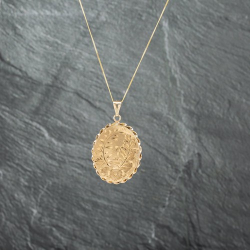 Pendentif médaillon ovale