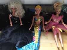 poupee barbie mariée ou sirène ou fée