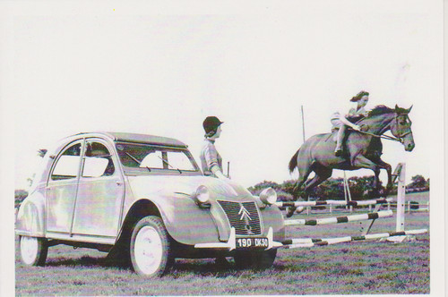 Citroen 2cv jumping - citroen,