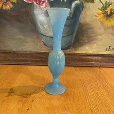 Petit vase soliflore opaline