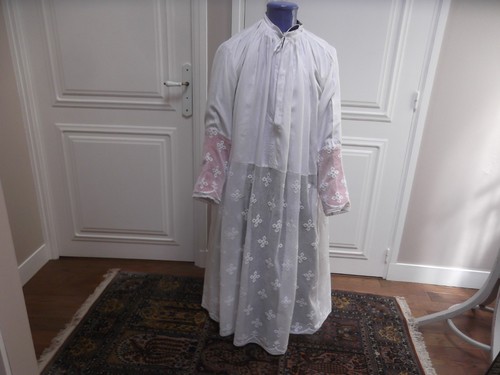 Aube prêtre ancienne - ,