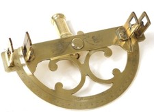 Graphomètre alidade pinnules