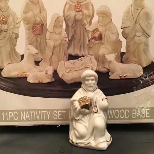 Kneeling wiseman crown - wiseman, #1