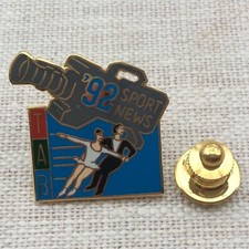 Pin's Folies❤️Vintage Enamel Tablo Media Olympic Albertville 92 TAB pin SKATING