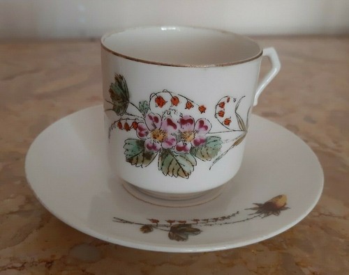 Tasse sous en - tasse, et