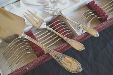 service à gateaux pelle et