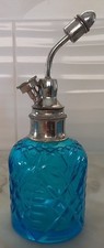 flacon à parfum en cristal bleu, sans sa poire