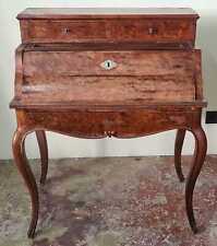 BUREAU EN BOIS D'ACAJOU. STYLE ISABELINE. XIXÈME SIÈCLE.