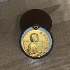 Médaille En Bronze Doré La Musique Joueuse de Harpe par Adolphe Rivet