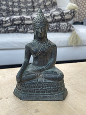 Ancien Bouddha en bronze