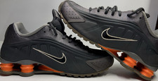 Y2K Nike Shox R4 Anthracite