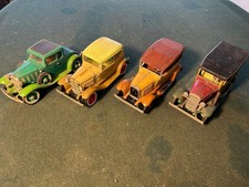 4 MINIATURES EN METAL   MADE