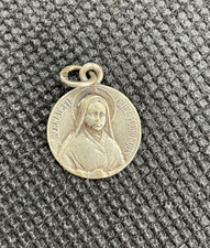 ANCIENNE MÉDAILLE RELIGIEUSE SAINTE BERNADETTE PRIEZ POUR NOUS SOUVENIR LOURDES