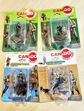 LOT DE 4 FIGURINES PLASTIQUE