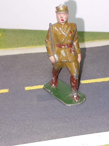 Officier avec son - avec,