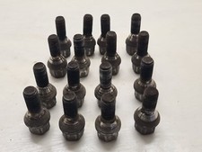 Goujon de roue pour renault