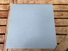 LEGO Plaque de Base Gris Clair - Light Gray Baseplate 48x48 ref 4186 - Cassée !