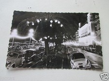 CPSM 06 1950-60 NICE PROMENADE DES ANGLAIS LA NUIT BELLES VOITURES ANCIENNES