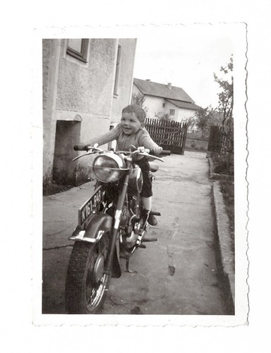 G1685 graçon enfant sur - graçon,