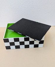 Hilton mc Connico ( 1943/2018) Boite a courrier night and day en laque