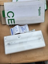 Bloc secours Schneider Electric OVA37847 1x8W G5 350lm SATI Autotest IP42 IK06