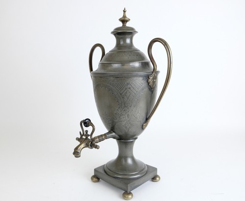 Cafetière étain avec - étain,