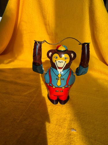 Joustra singe sauteur - joustra,