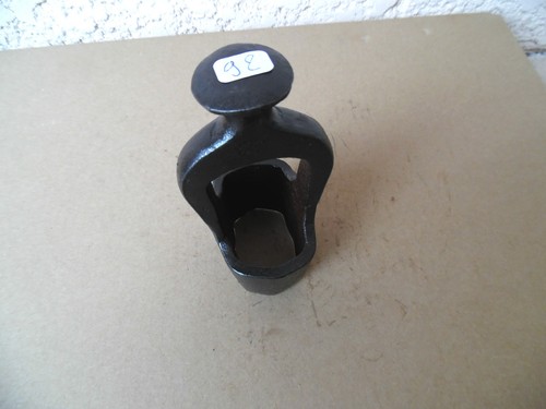 Old tool outil - old, /
