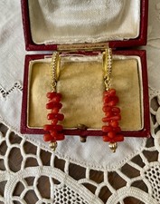 VÉRITABLE CORAIL ROUGE  , PLAQUÉ OR, TRÈS BELLES ANCIENNES BOUCLES D’OREILLES