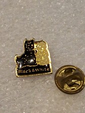 Pin's  Whisky BLACK AND WHITE