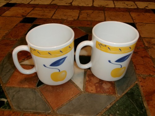 Lot mugs ancien - de, arcopal