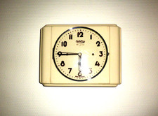 Pendule murale en failence