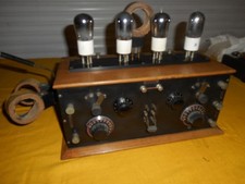 Poste batterie à 4 lampes extérieures marque Mazradia Metal et ses 3 selfs LG