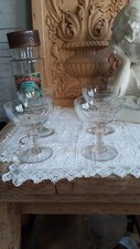 4 Coupes à champagne en verre