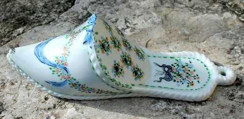 Joli pique fleur mural - pique, en