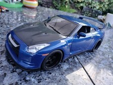 NISSAN  GT 'R   1/18 em Jada Toys