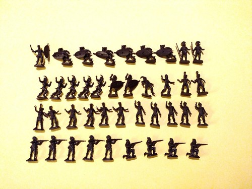 Anciennes mini figurines - anciennes,