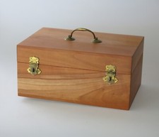 Réplique d'un coffret pour un appareil DUBRONI de poche